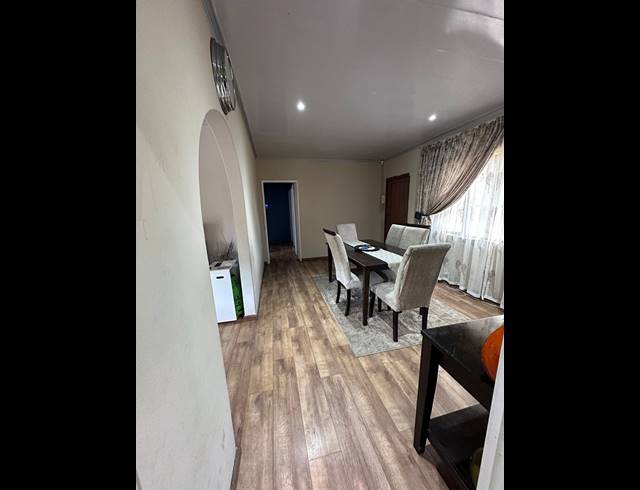 3 BEDROOM HOUSE FOR SALE IN HAYFIELDS